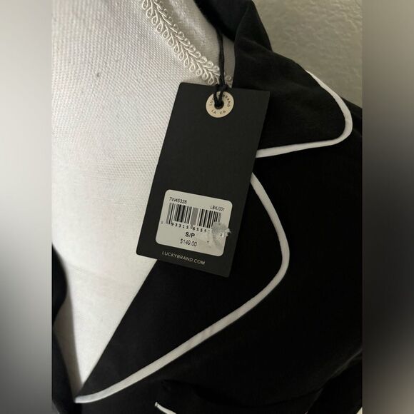 NWT 100% Silk Lucky Brand Button Up Black sz Small - Picture 3 of 5
